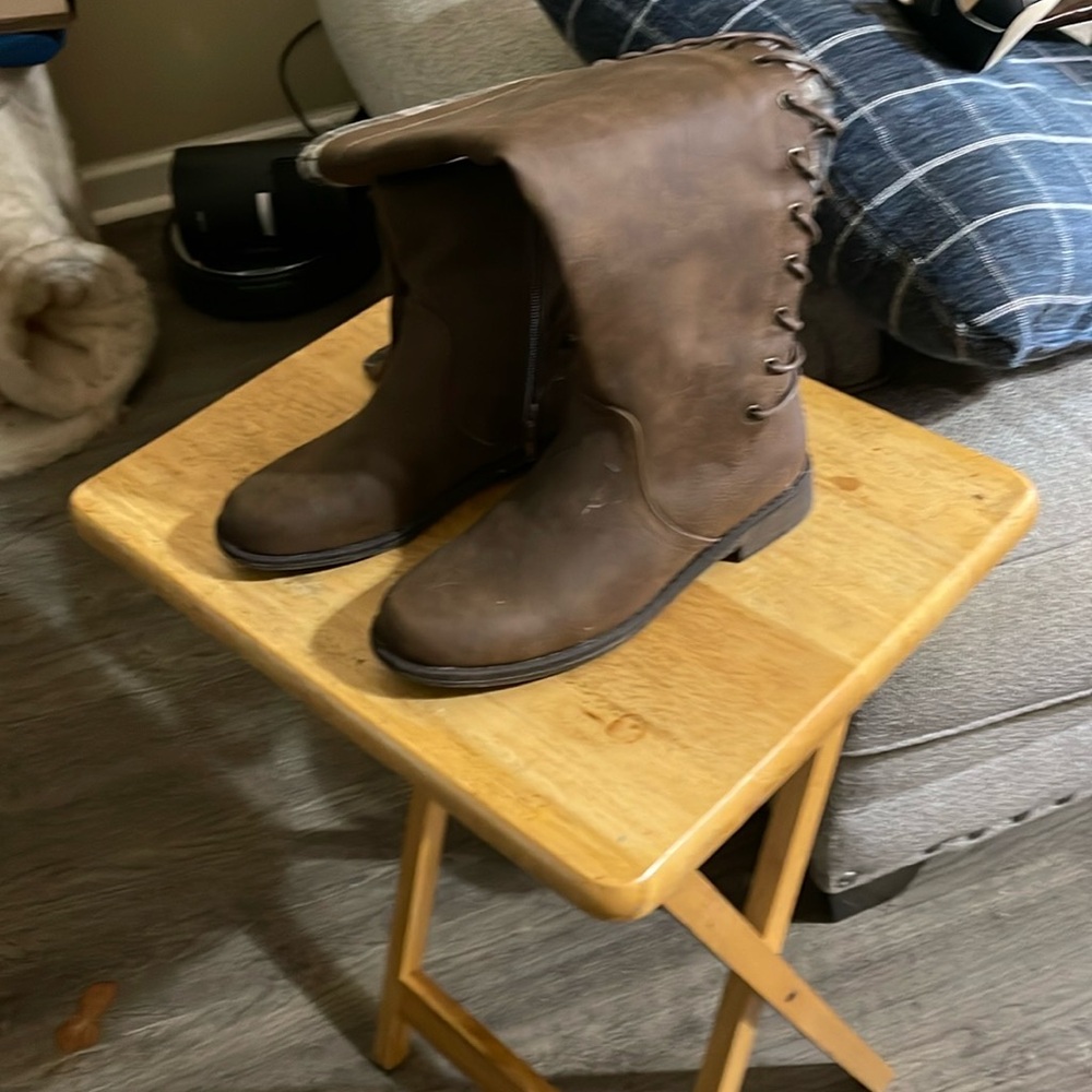 Brown Lace-Up Boots
